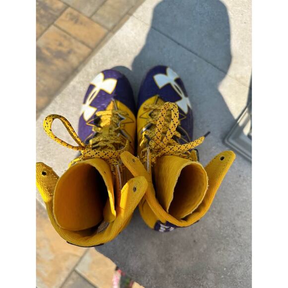 Under Armour Football Cleats - Picture 3 of 6